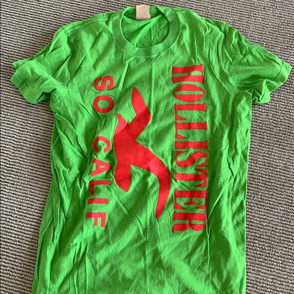 Hollister T shirt